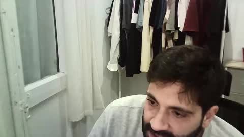 italianboybcn online show from November 20, 2025, 7:02 pm