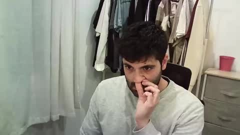 italianboybcn online show from November 27, 2025, 6:54 pm