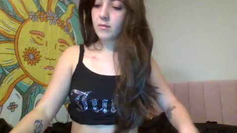 ItalianKitty online show from November 18, 2025, 3:45 am