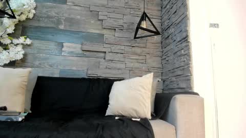 Italo Moore online show from November 13, 2025, 11:20 am