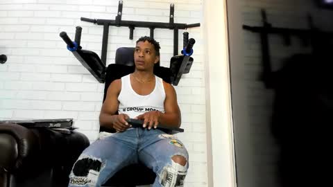 Italo Moore online show from December 22, 2025, 11:29 am