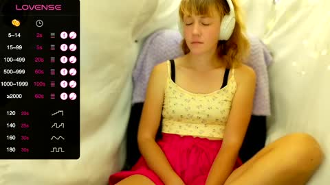 Lily online show from January 19, 2025, 3:08 am