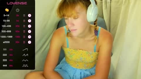 Lily online show from September 15, 2025, 8:42 pm