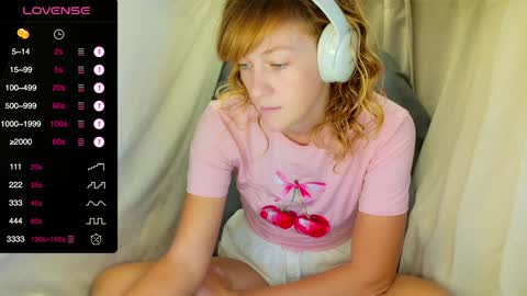 Lily online show from November 16, 2025, 10:04 pm