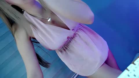 Snapshot of its_me_hedone chatting on January 22, 2025, 10:15 pm Pixie online show from January 22, 2025, 10:15 pm