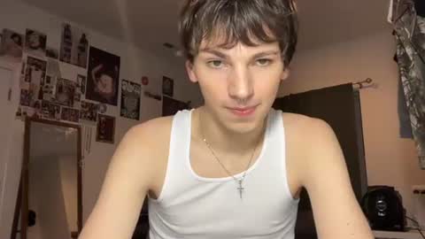 Snapshot of its_rowan chatting on October 31, 2025, 2:01 am Rowan online show from October 31, 2025, 2:01 am