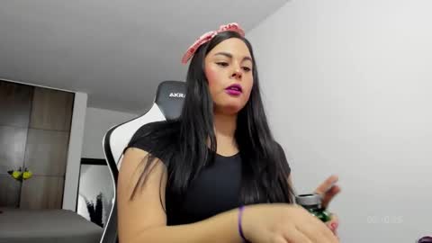 Snapshot of its_sol chatting on October 2, 2025, 2:24 pm Sol online show from October 2, 2025, 2:24 pm