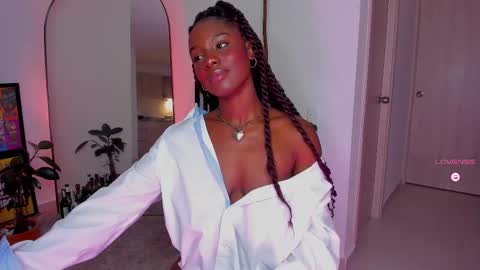 Snapshot of itslau_ chatting on February 11, 2025, 8:05 am lau online show from February 11, 2025, 8:05 am