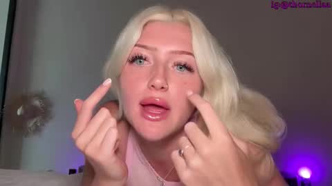 Luna online show from February 24, 2026, 3:37 am