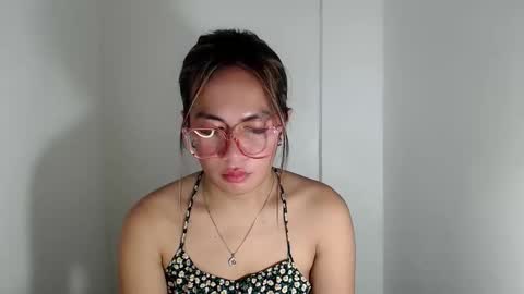 itsurgil_kloeh online show from November 27, 2025, 4:36 am