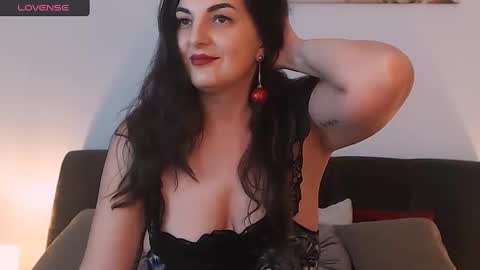 Snapshot of itsyourlady chatting on December 19, 2024, 11:18 am Melissa Khaan online show from December 19, 2024, 11:18 am