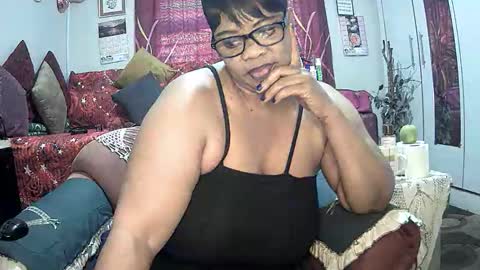 itumeleng74 online show from October 22, 2025, 5:19 am