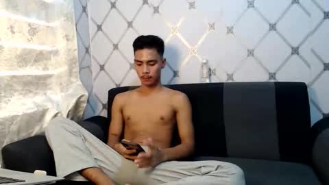 itzme_urboy online show from April 16, 2026, 2:45 am