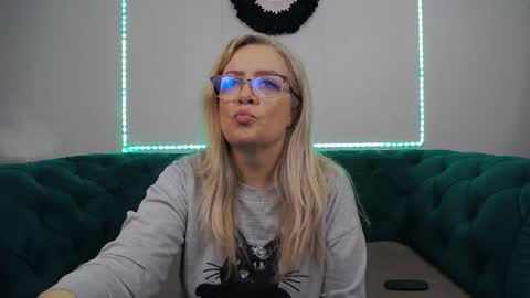 ivanacharm online show from February 17, 2026, 4:31 am