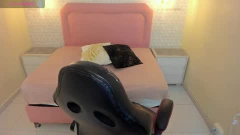 Snapshot of ivanna_rey chatting on June 1, 2026, 7:04 pm IVANNA REY online show from June 1, 2026, 7:04 pm