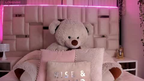 Snapshot of ivanna_west chatting on June 7, 2026, 3:21 am Ivanna West online show from June 7, 2026, 3:21 am