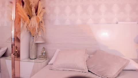 Ivannaanggel online show from June 3, 2026, 1:03 pm