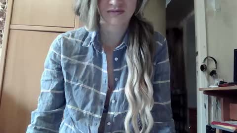 Snapshot of ivetta911 chatting on September 24, 2025, 9:56 am ivetta911 online show from September 24, 2025, 9:56 am