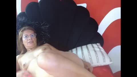 ivory_mistress online show from May 11, 2026, 4:04 pm