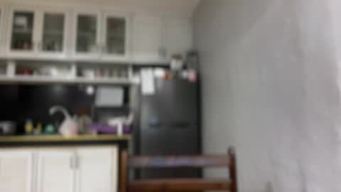 kirstenelsie online show from January 18, 2026, 6:06 am