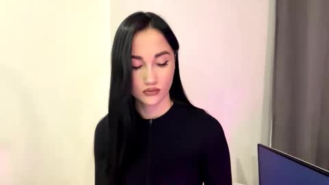 Nika online show from November 27, 2025, 1:02 pm