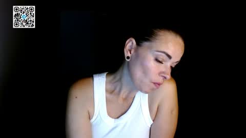 Lana online show from June 12, 2026, 8:52 pm