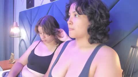 Snapshot of ivy_and_molly chatting on November 2, 2025, 8:22 pm Ivy and Molly online show from November 2, 2025, 8:22 pm