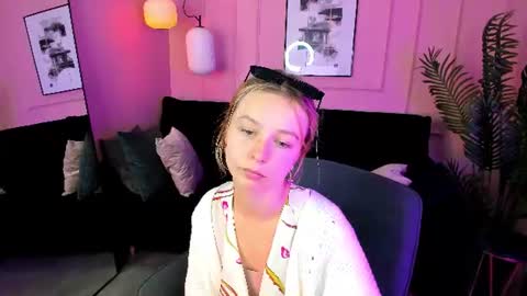 Snapshot of ivy_blare chatting on June 9, 2026, 2:06 pm ivy_blare online show from June 9, 2026, 2:06 pm
