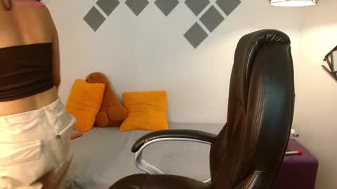 Snapshot of ivy_gail chatting on December 10, 2024, 4:13 am IVY online show from December 10, 2024, 4:13 am