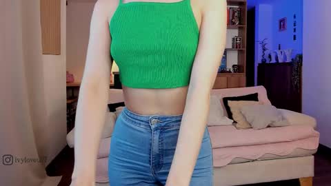 Snapshot of ivy_love33 chatting on September 23, 2025, 3:20 am Ivy  online show from September 23, 2025, 3:20 am