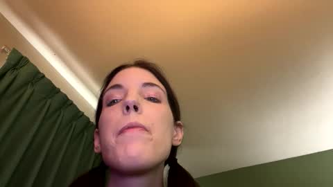 Snapshot of ivy_rose90 chatting on April 1, 2026, 6:16 pm ivy_rose90 online show from April 1, 2026, 6:16 pm