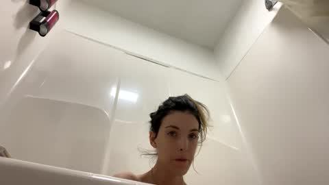 Snapshot of ivy_rose90 chatting on April 29, 2026, 1:43 am ivy_rose90 online show from April 29, 2026, 1:43 am