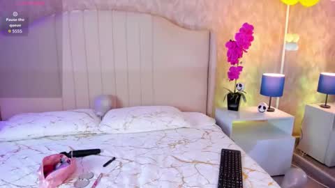 Ivy  online show from November 26, 2025, 8:10 pm