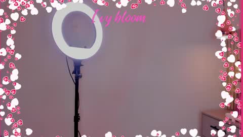 Snapshot of ivybloom_ chatting on June 5, 2026, 12:44 pm ivybloom_ online show from June 5, 2026, 12:44 pm