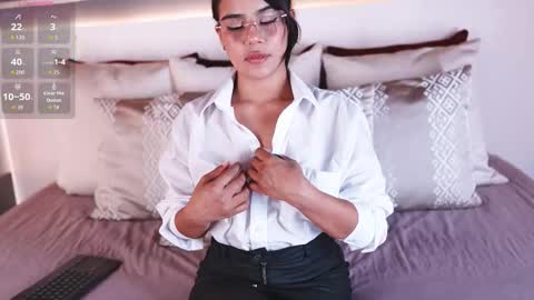 ivyellis online show from February 21, 2026, 11:44 am