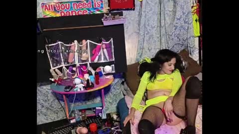 ivyjennifer366 online show from May 30, 2026, 5:37 am