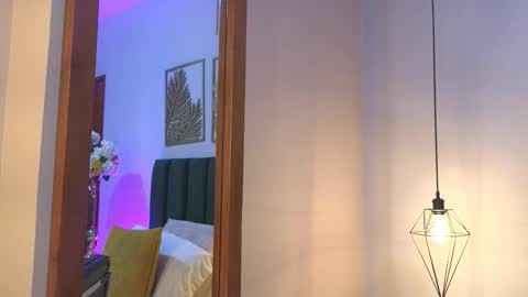 IvyJhonss online show from December 18, 2025, 12:00 pm