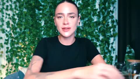 Miss Ivy online show from December 11, 2024, 3:58 pm