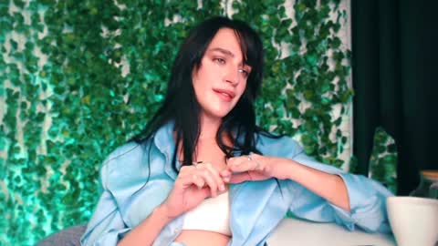 Miss Ivy online show from December 15, 2024, 3:31 pm