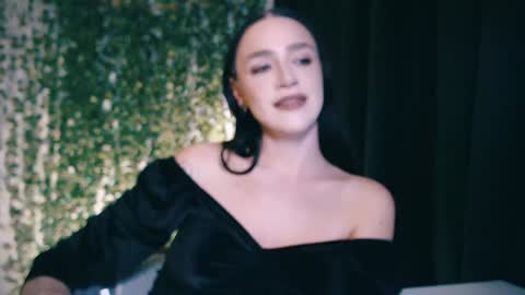 Miss Ivy online show from January 28, 2025, 6:39 pm