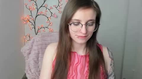 Ivy online show from May 3, 2026, 2:39 am