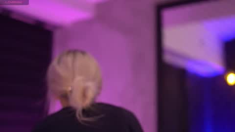 IvyRowa online show from October 29, 2025, 5:47 pm