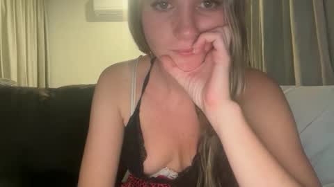 ivysagex online show from November 22, 2025, 7:02 pm