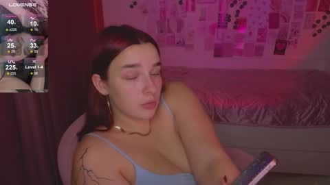 Snapshot of iwi_wi_wi chatting on October 10, 2025, 1:15 am Daisy online show from October 10, 2025, 1:15 am