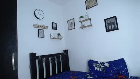 izaack online show from February 28, 2025, 6:43 am