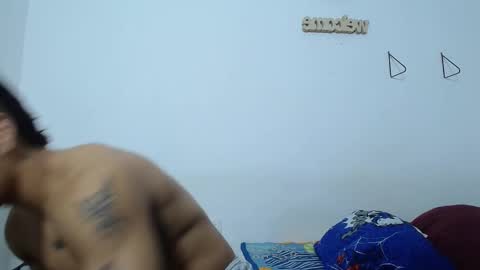 izaack online show from September 11, 2025, 4:01 am