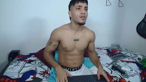 izaack online show from September 17, 2025, 2:46 am