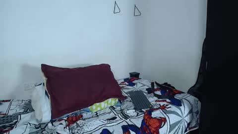 izaack online show from September 30, 2025, 8:41 am