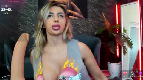 izabelatessa online show from December 19, 2025, 8:38 pm