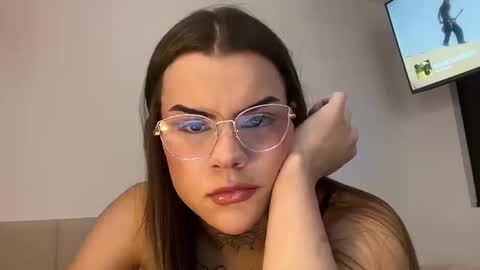 izabellatsnew online show from June 10, 2026, 9:14 pm